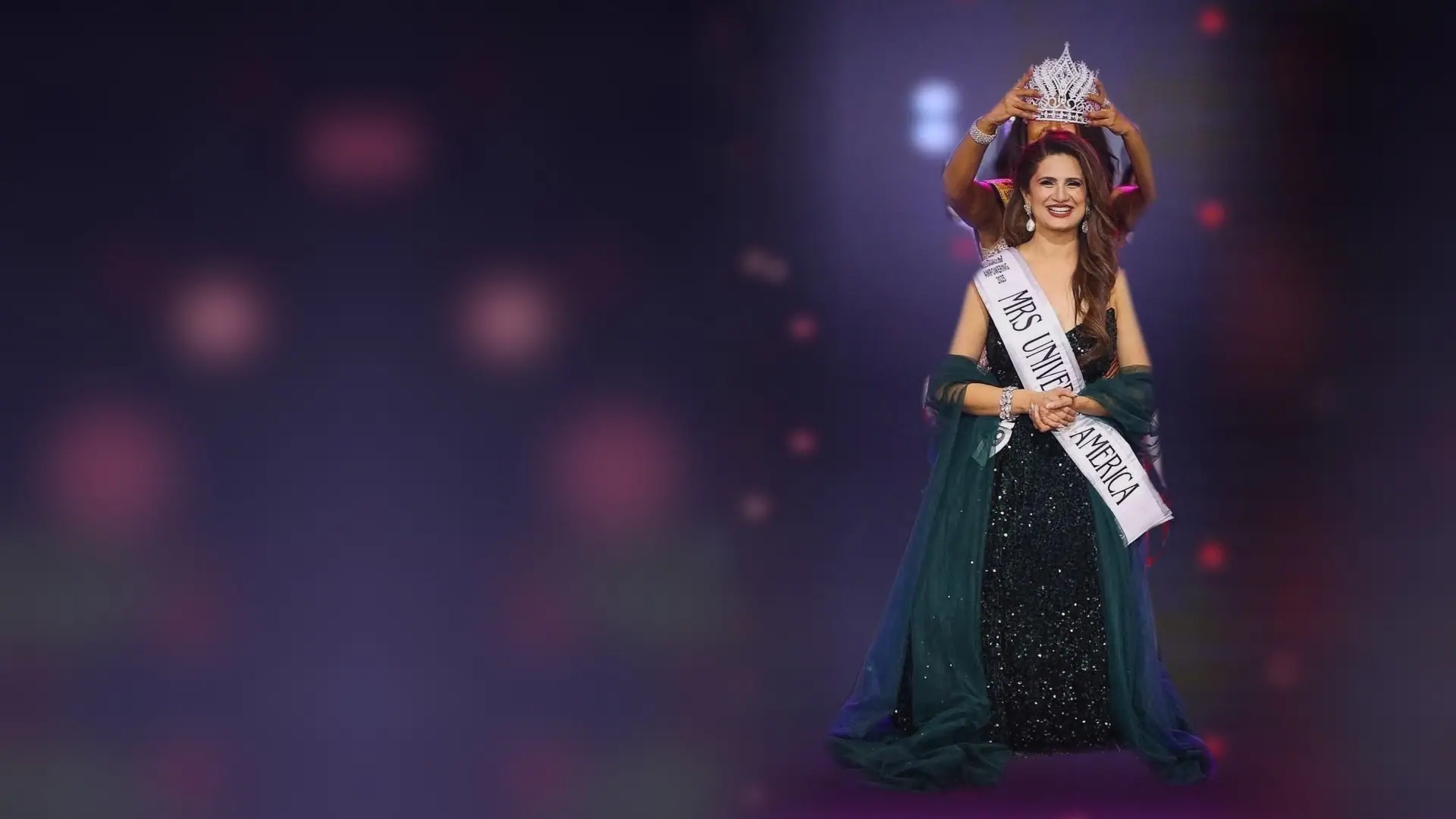 Mrs Universe America 2025 being crowned on stage